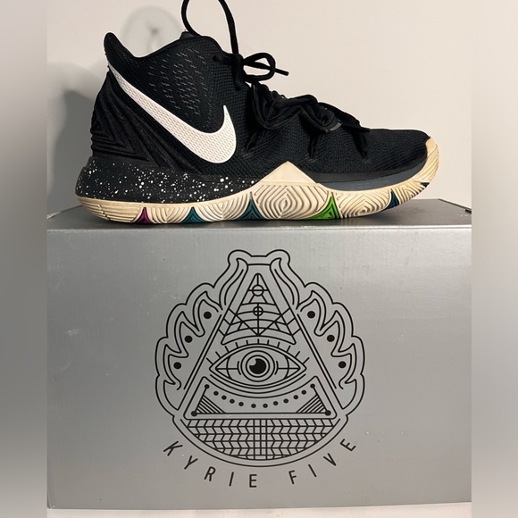 Nike Kyrie 5 Black Magic Basketball Shoes - Picture 13 of 13